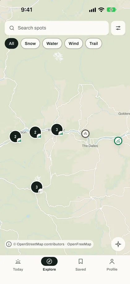 The Explore map of the Columbia River Gorge, with spots grouped into clusters and each cluster showing its best rating.